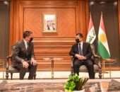 رئيس حكومة كردستان للسفير البريطاني: مستعدون للحوار وملتزمون بالدستور