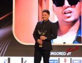 عمرو سلامة يتوج بجائزة أفضل مطرب شعبي 2025 في مهرجان «وشوشة للأفضل»