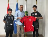 مصطفى عزام يستقبل بعثة منتخب اليابان للناشئين