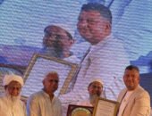 “وزير الشؤون الاجتماعية في بنجلاديش يكرم الدكتور محمد ممدوح بجائزة الخدمة الإنسانية لعام 2026 “