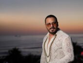 بعد 20 عامًا.. رامي عياش يشعل الصيف بإعادة “خد حرير”