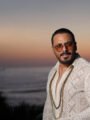 بعد 20 عامًا.. رامي عياش يشعل الصيف بإعادة “خد حرير”