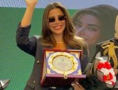 يارا السكري تخطف الأنظار بإطلالة كلاسيكية راقية خلال تكريمها عن نجاحاتها الدرامية