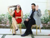 شهر العسل.. أيام رومانسية ولا بداية أول الخناقات؟.. «هي والمشاكس» يكشف الحقيقة”