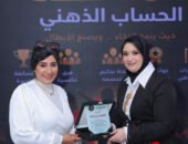عمالقة الحساب الذهني يحتفي بالإعلامية د. نرمين جمعه.. تكريم يليق بابتسامة من القلب ورسالة تؤمن بالمواهب الصغيرة