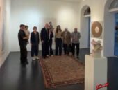 الرئيس النمساوي يقوم بزيارة مفاجئة للمركزالثقافي للفنان النحات العراقي ( حاوي )